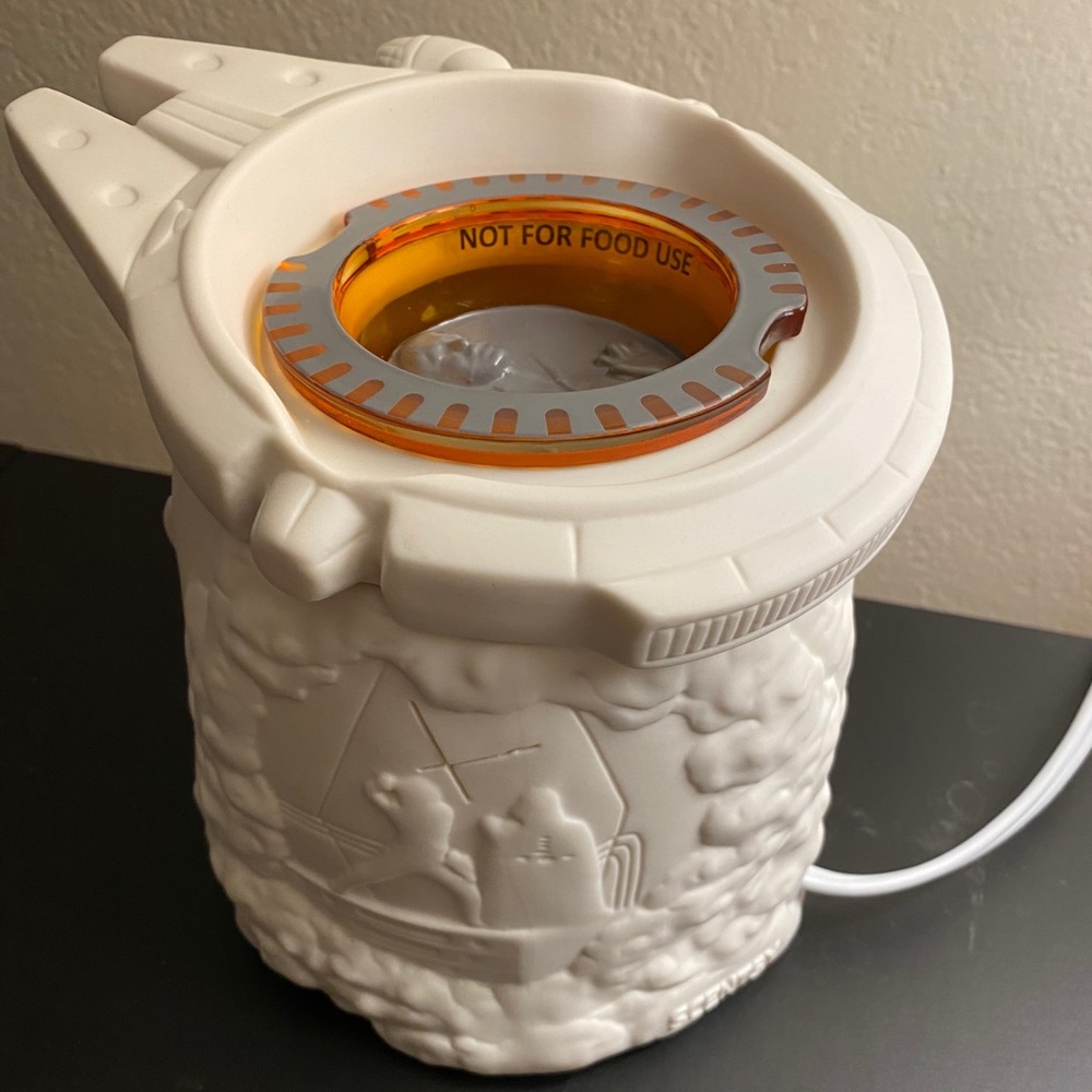 Star Wars Millennium Falcon Scentsy Warmer NIB
